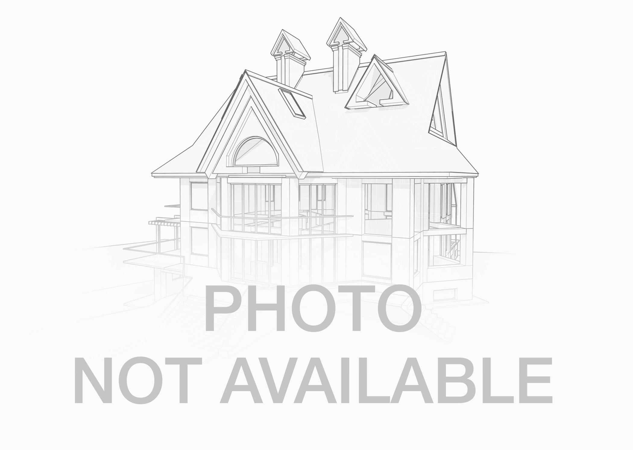 2211 S HIGHLAND Avenue